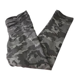 STRUT-THIS Midrise Cropped Leggings Gray Camo Print Size OS Small
